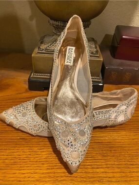 Badgley Mischka Nude/Tan Crystal-Embellished Pointed Toe Flats